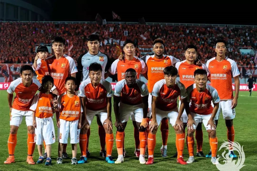 其所展现出 其所展现出